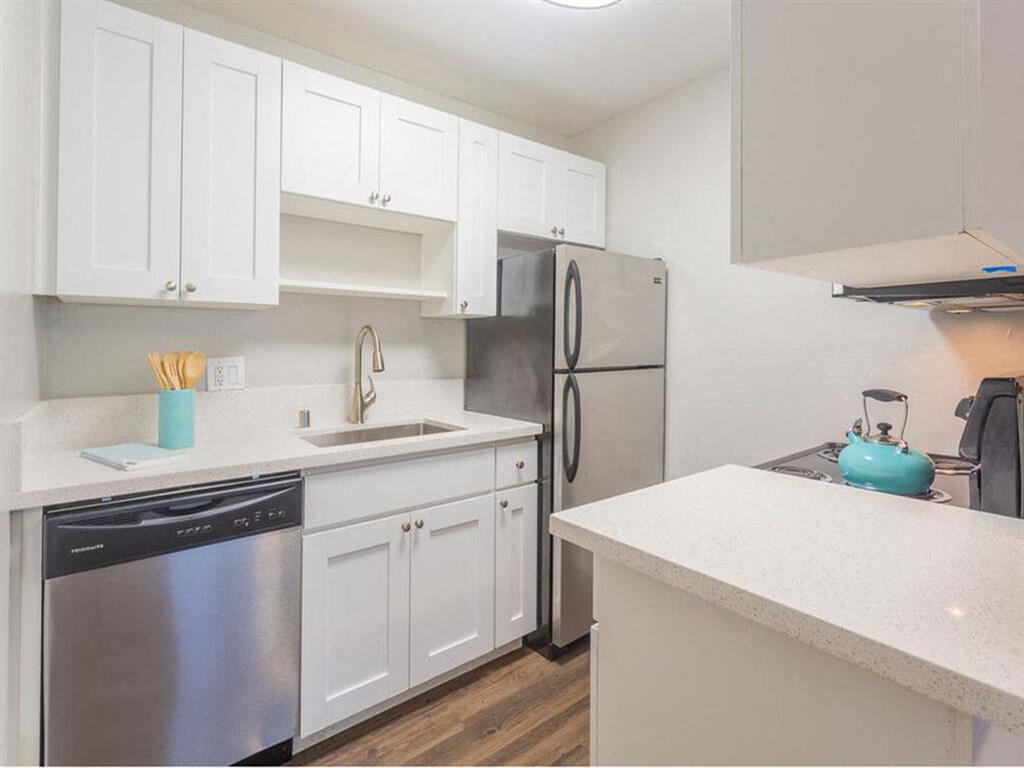 Skyline Heights Apartments photo 2